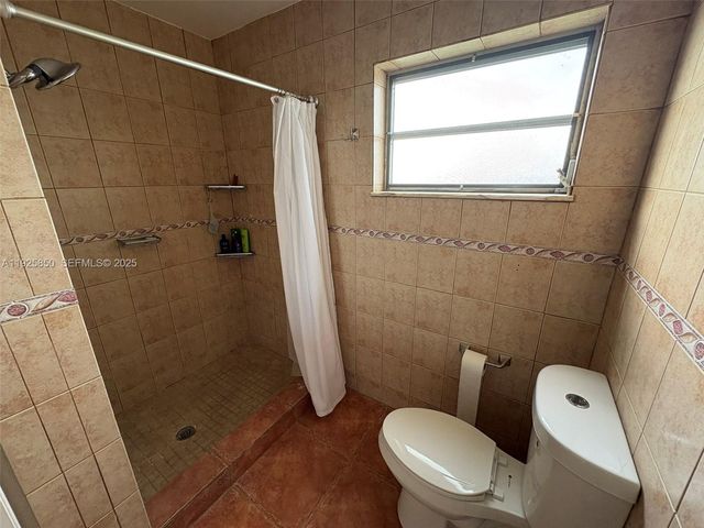 1750 NE 191st St 829-4, Miami, FL 33179