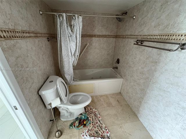 1750 NE 191st St 829-4, Miami, FL 33179