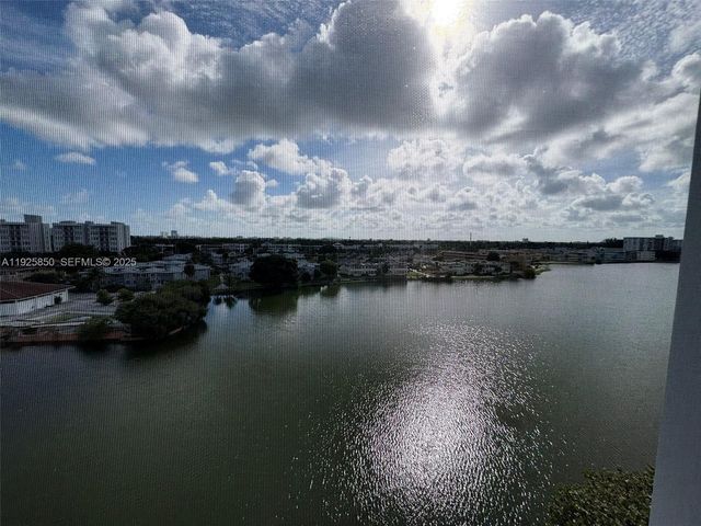 1750 NE 191st St 829-4, Miami, FL 33179