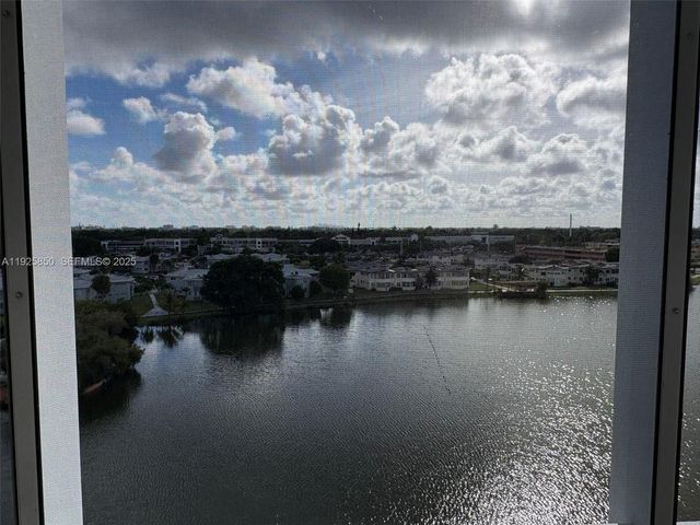 1750 NE 191st St 829-4, Miami, FL 33179