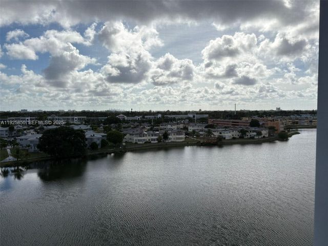 1750 NE 191st St 829-4, Miami, FL 33179