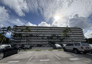 1750 NE 191st St 829-4, Miami, FL 33179