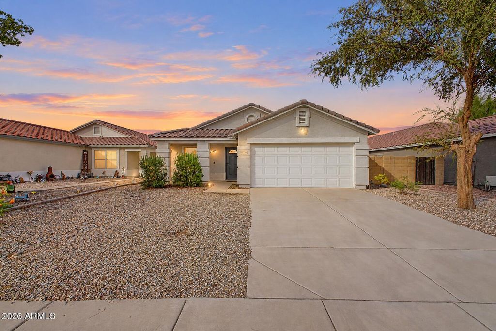 15784 W CROCUS Drive, Surprise, AZ 85379 — exterior