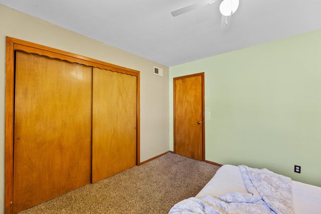 1453 N Woodrow Ct, Wichita, KS 67203