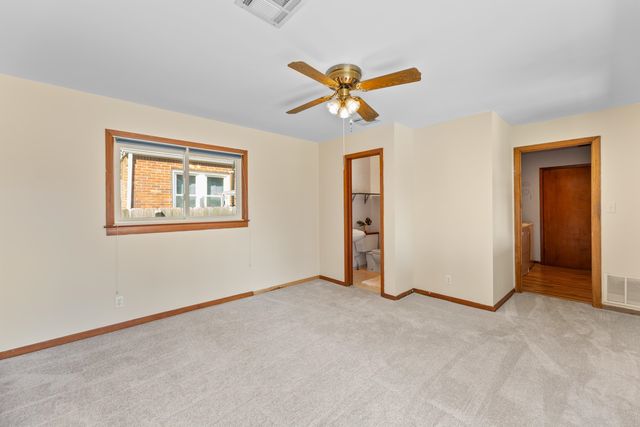 1453 N Woodrow Ct, Wichita, KS 67203