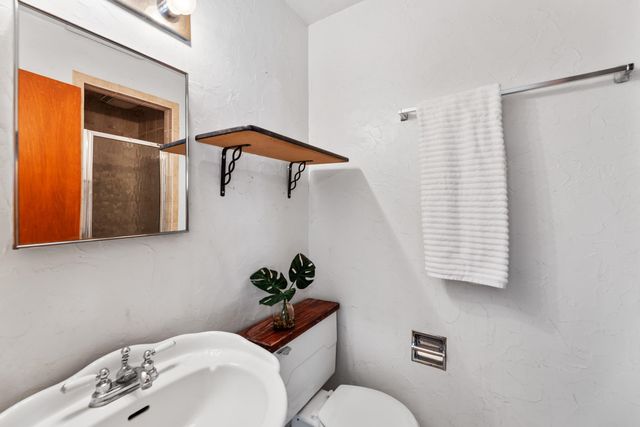 1453 N Woodrow Ct, Wichita, KS 67203