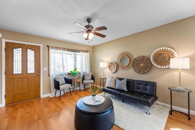 1453 N Woodrow Ct, Wichita, KS 67203