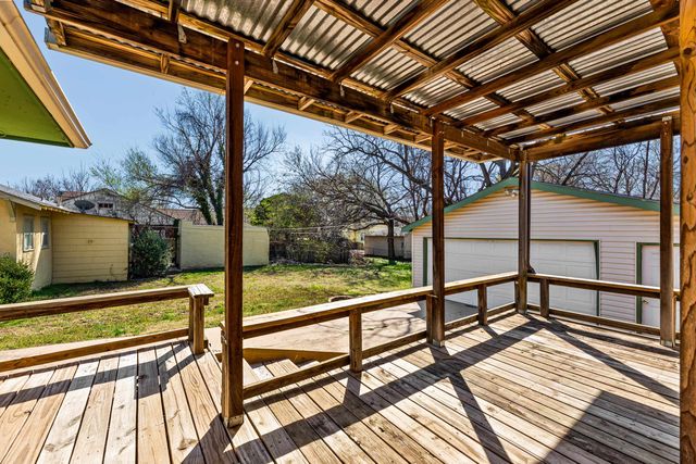 1453 N Woodrow Ct, Wichita, KS 67203