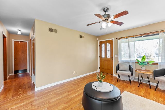 1453 N Woodrow Ct, Wichita, KS 67203