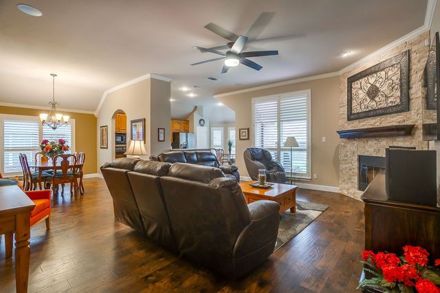 1410 Parkside Drive, Mansfield, TX 76063