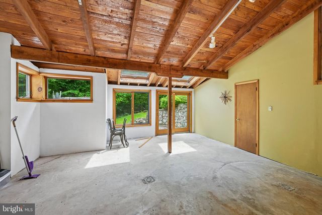 2135 SAINT PETERS RD, Pottstown, PA 19465