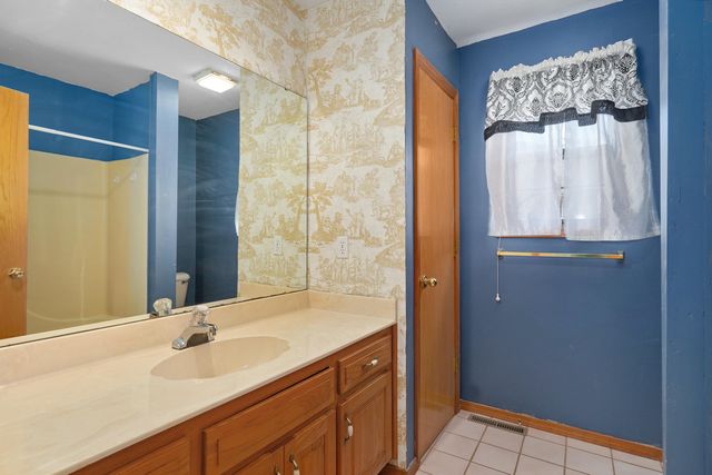 212 N Meadow Street, Nixa, MO 65714