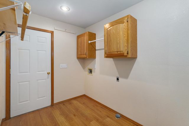 212 N Meadow Street, Nixa, MO 65714
