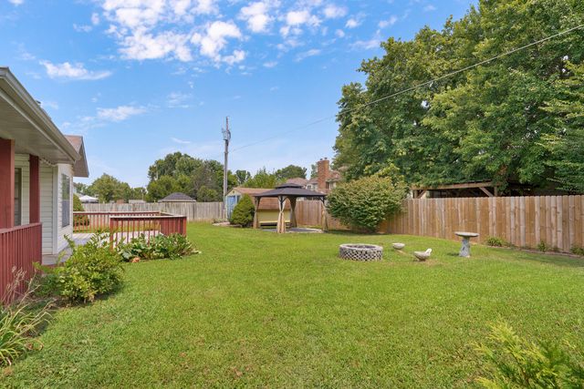 212 N Meadow Street, Nixa, MO 65714