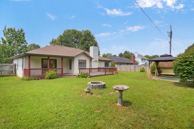 212 N Meadow Street, Nixa, MO 65714