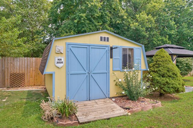 212 N Meadow Street, Nixa, MO 65714