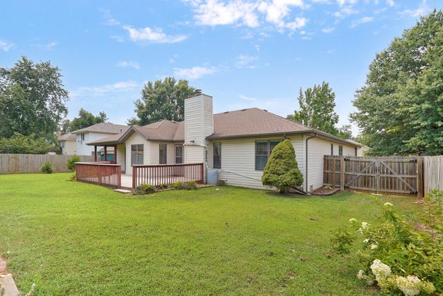 212 N Meadow Street, Nixa, MO 65714