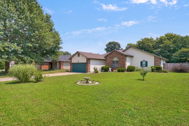 212 N Meadow Street, Nixa, MO 65714