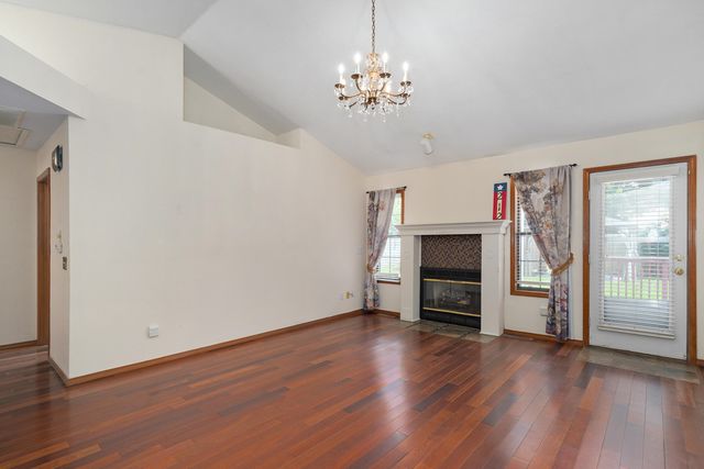 212 N Meadow Street, Nixa, MO 65714