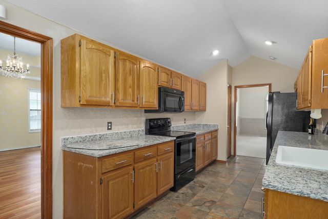 212 N Meadow Street, Nixa, MO 65714