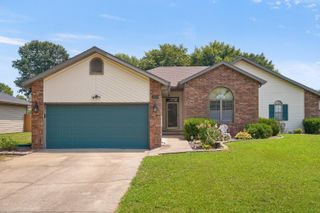 212 N Meadow Street, Nixa, MO 65714