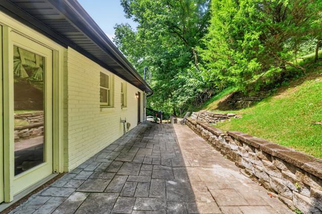 5161 Granny White Pike, Nashville, TN 37220