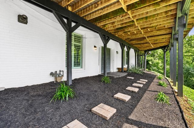 5161 Granny White Pike, Nashville, TN 37220