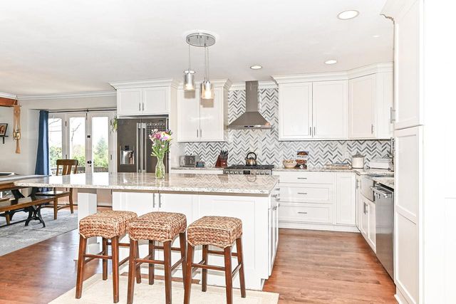 12315 W Christine DRIVE, Wauwatosa, WI 53226