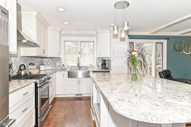 12315 W Christine DRIVE, Wauwatosa, WI 53226