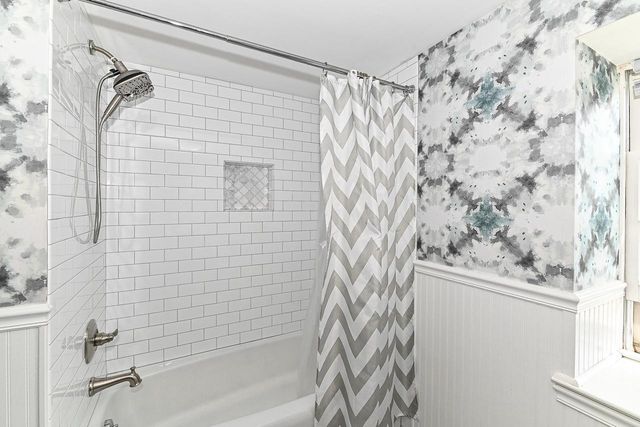 12315 W Christine DRIVE, Wauwatosa, WI 53226
