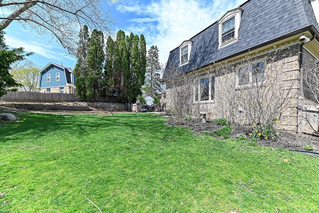 12315 W Christine DRIVE, Wauwatosa, WI 53226