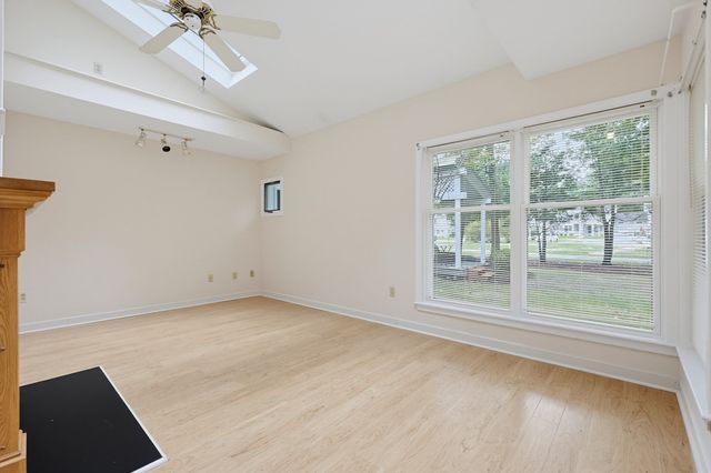 4 Oak Ct 4, Rockland, MA 02370