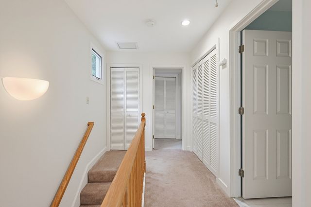 4 Oak Ct 4, Rockland, MA 02370