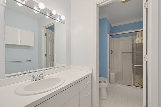 4 Oak Ct 4, Rockland, MA 02370