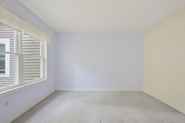 4 Oak Ct 4, Rockland, MA 02370