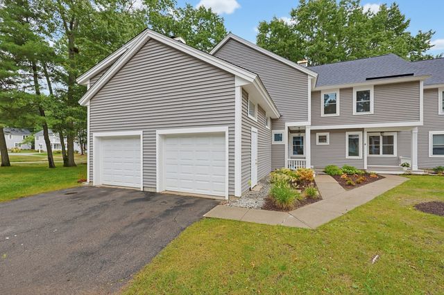 4 Oak Ct 4, Rockland, MA 02370