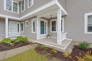 4 Oak Ct 4, Rockland, MA 02370