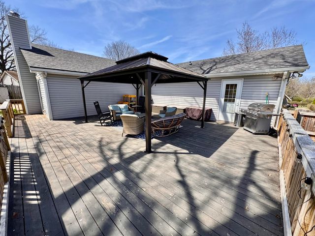 2220 Redbud Lane, Paris, KY 40361