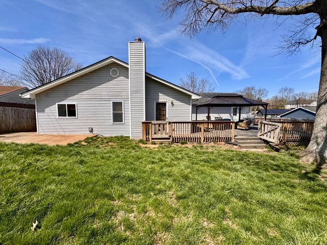 2220 Redbud Lane, Paris, KY 40361