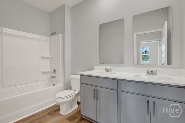 559 Logging Hill Drive, Richmond Hill, GA 31324