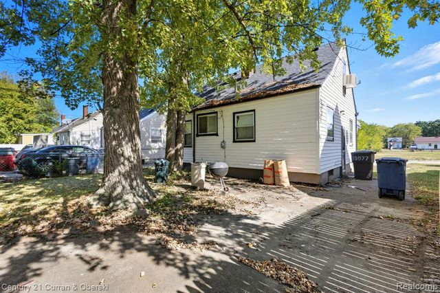 19977 Santa Barbara Drive, Detroit, MI 48221