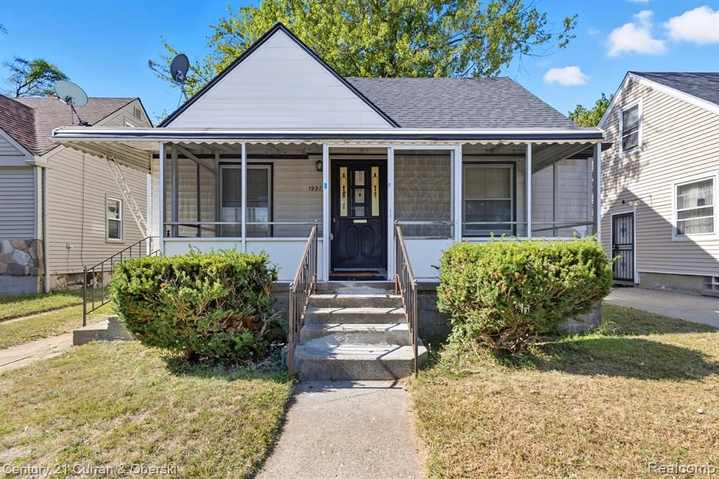 19977 Santa Barbara Drive, Detroit, MI 48221