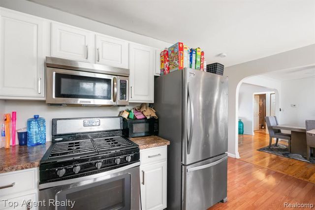 13712 La Chene Avenue, Warren, MI 48088