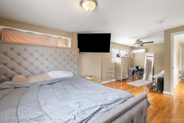 13712 La Chene Avenue, Warren, MI 48088
