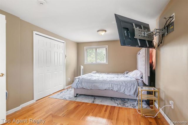 13712 La Chene Avenue, Warren, MI 48088