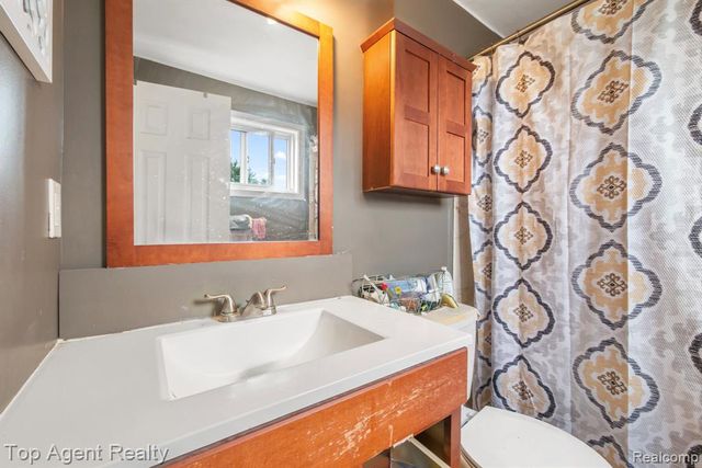 13712 La Chene Avenue, Warren, MI 48088