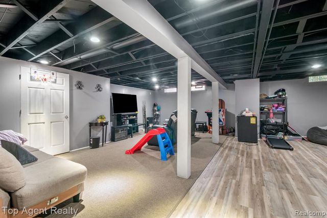 13712 La Chene Avenue, Warren, MI 48088