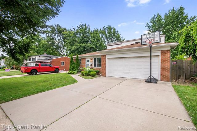 13712 La Chene Avenue, Warren, MI 48088