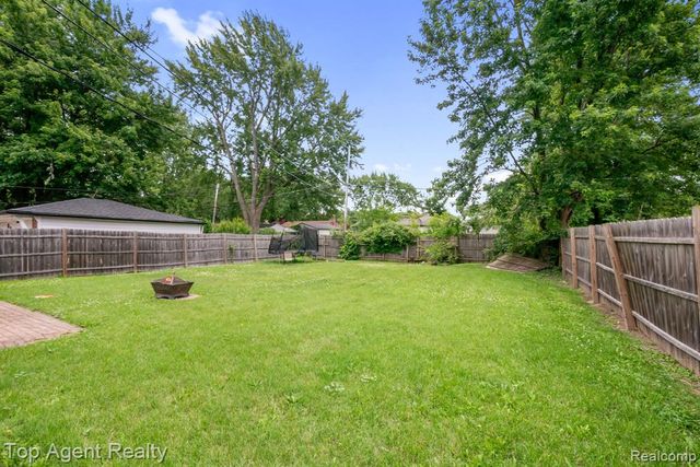 13712 La Chene Avenue, Warren, MI 48088