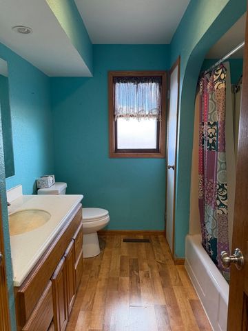 1167 432nd Avenue, Clinton, IA 52732